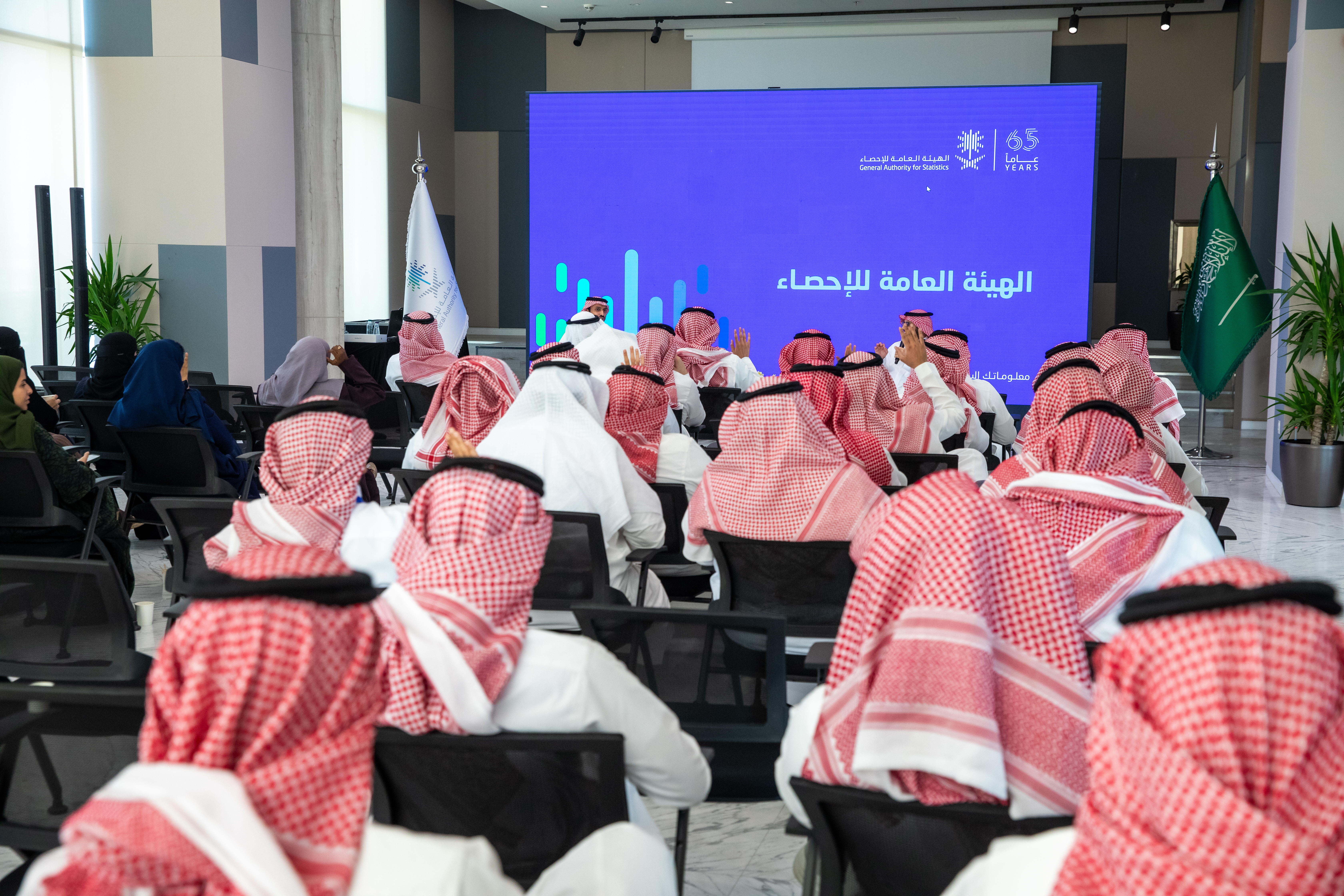 ورشة عمل التوعية بنظام العمل